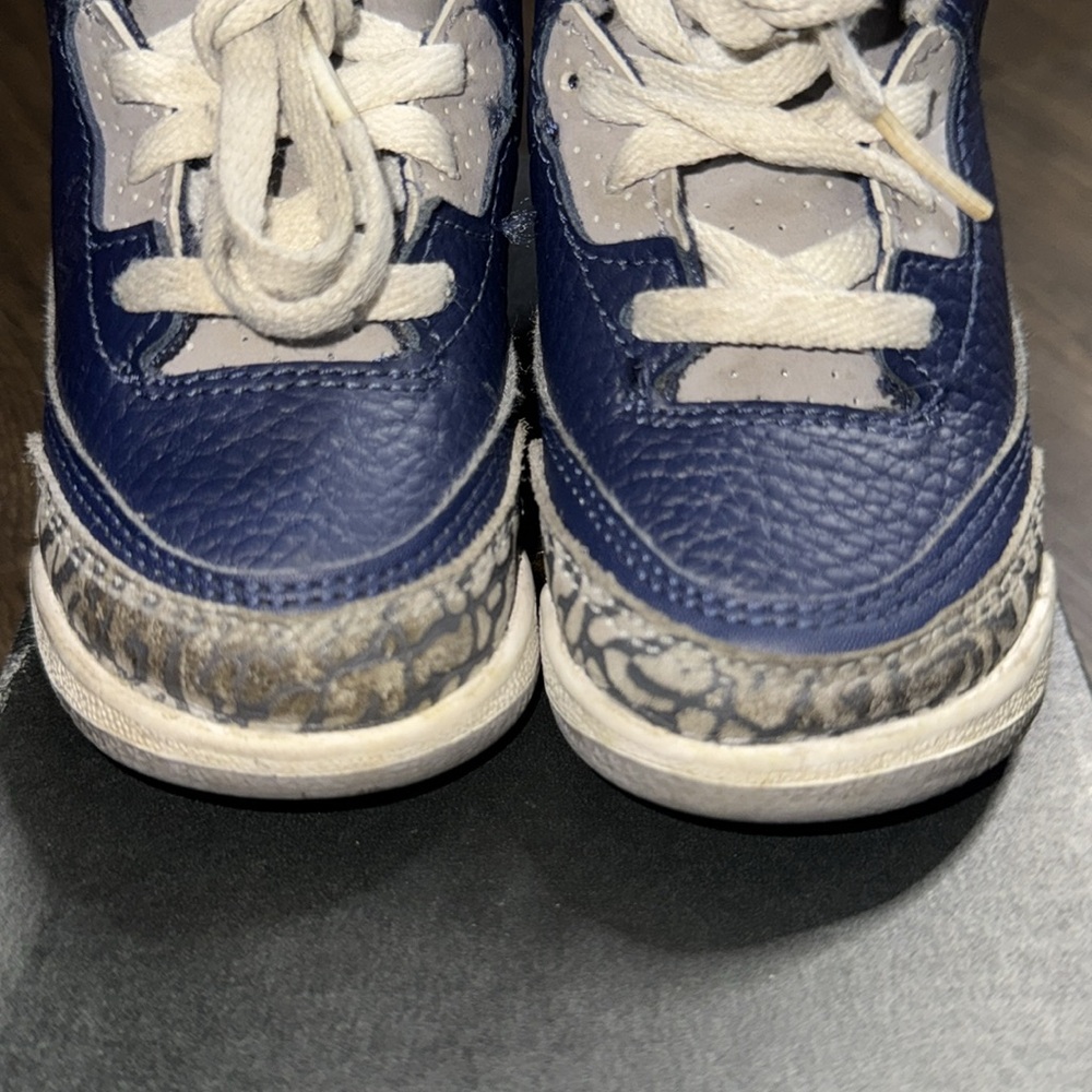 Jordan 3 Georgetown - Picture 3 of 5